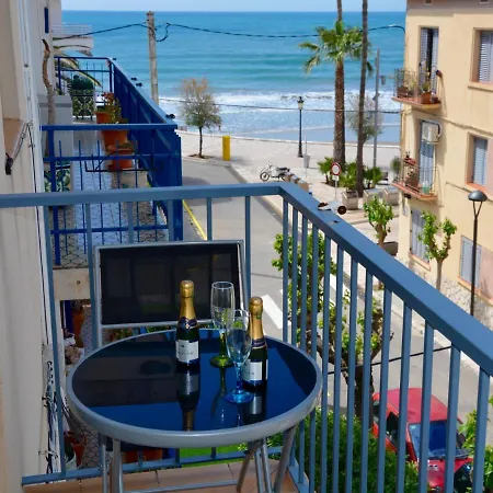 Aqua Large 3 Bed Looking On To The Beach Apartment