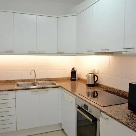Aqua Large 3 Bed Looking On To The Beach Apartment