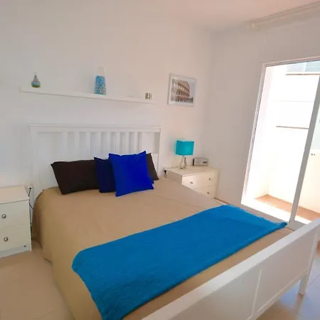 Apartment Aqua Large 3 Bed Looking On To The Beach